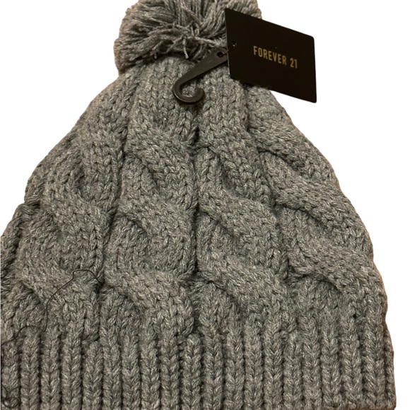 💚NWT Forever 21 knitted Toque - Picture 2 of 3